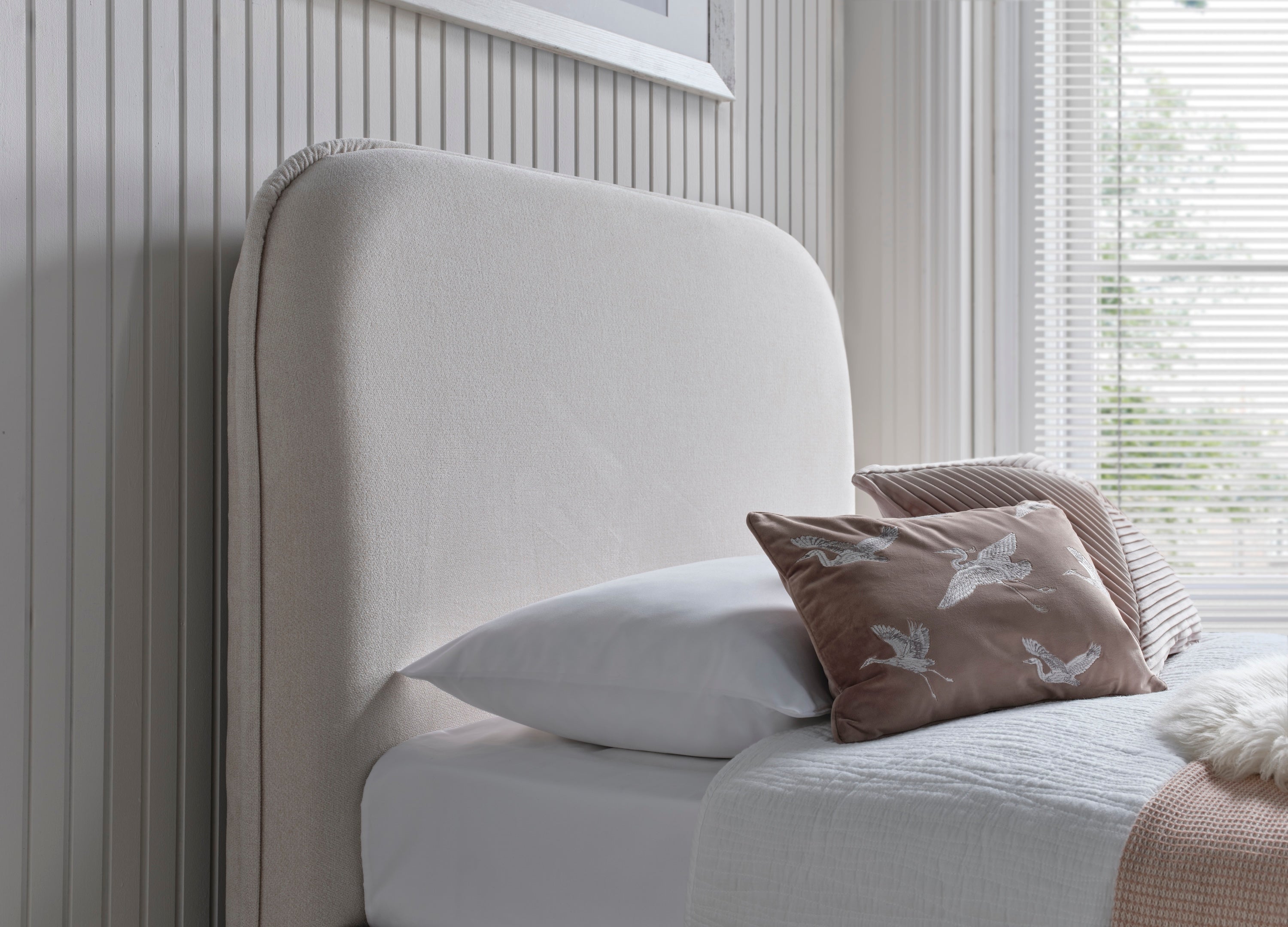 Arla Ottoman Single TV Bed in Luxury Cream